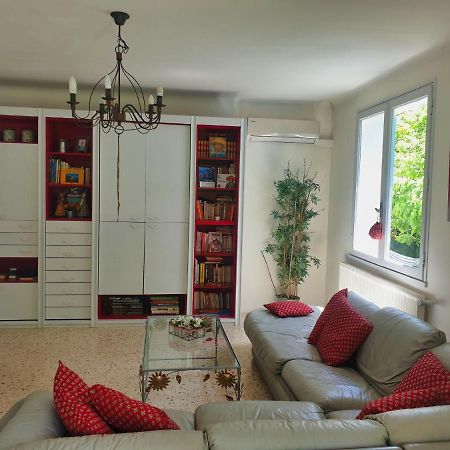 Villa Calme, Climatisee, Piscine, A 2 Pas Du Centre LʼIsle-sur-la-Sorgue Εξωτερικό φωτογραφία