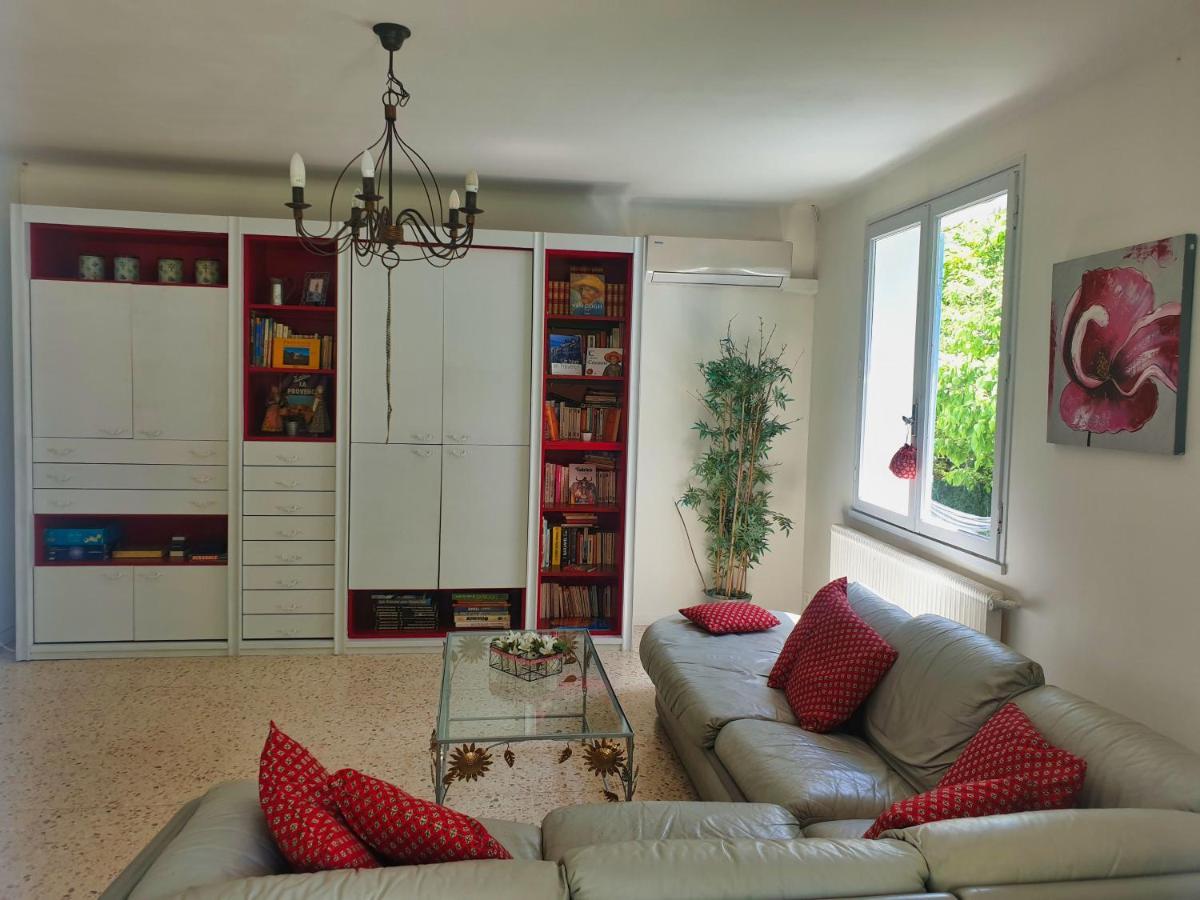 Villa Calme, Climatisee, Piscine, A 2 Pas Du Centre LʼIsle-sur-la-Sorgue Εξωτερικό φωτογραφία
